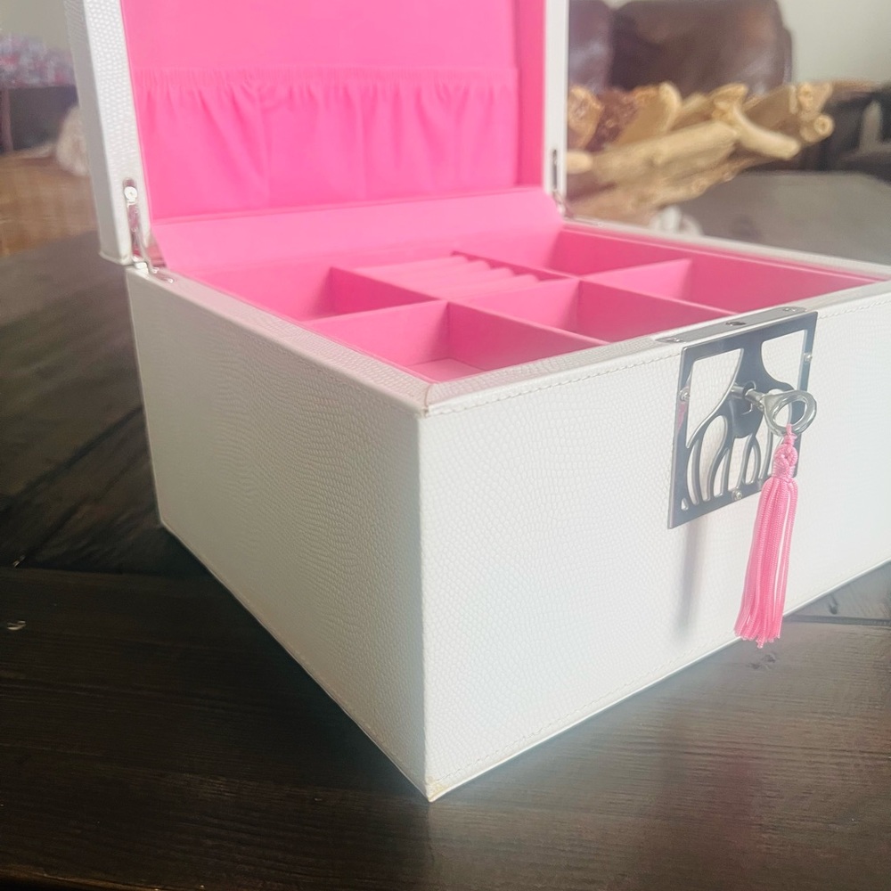 White Jewelry Box with Pink Tassel - Picture 6 of 6